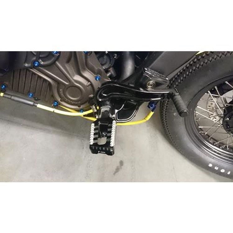 scout bobber passenger pegs